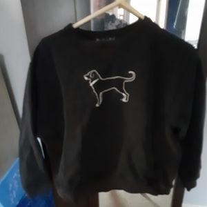 The black dog sweatshirt
